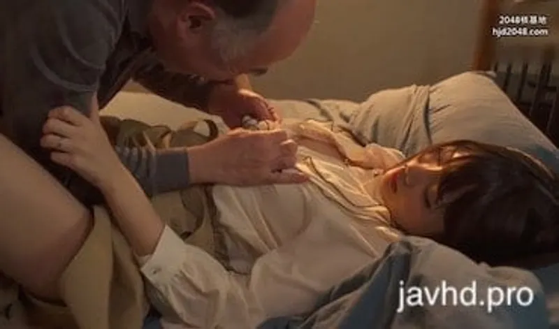 Chồng yêu đi vắng vợ yêu bị lão già nhà kề bên hiếp suzu harumiya